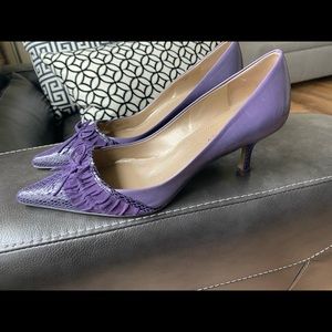 Size 10 Ellen Tracy Elana purple heels.